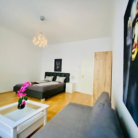 Family Apartment Th8 8 Виена Екстериор снимка