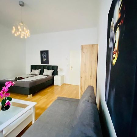 Family Apartment Th8 8 Виена Екстериор снимка