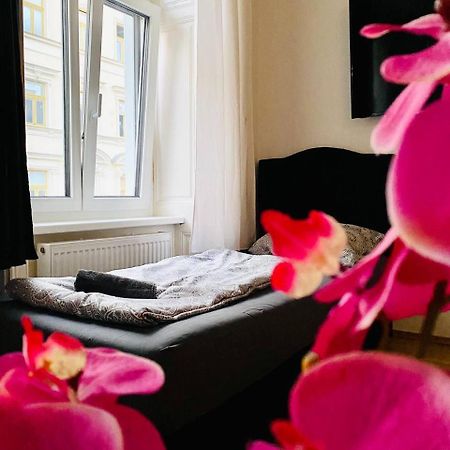 Family Apartment Th8 8 Виена Екстериор снимка