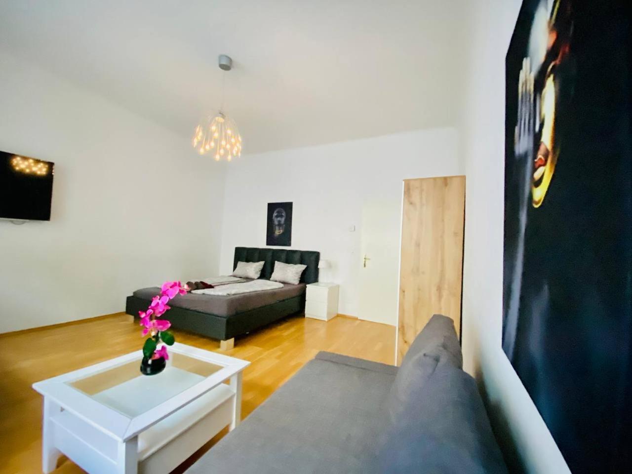 Family Apartment Th8 8 Виена Екстериор снимка