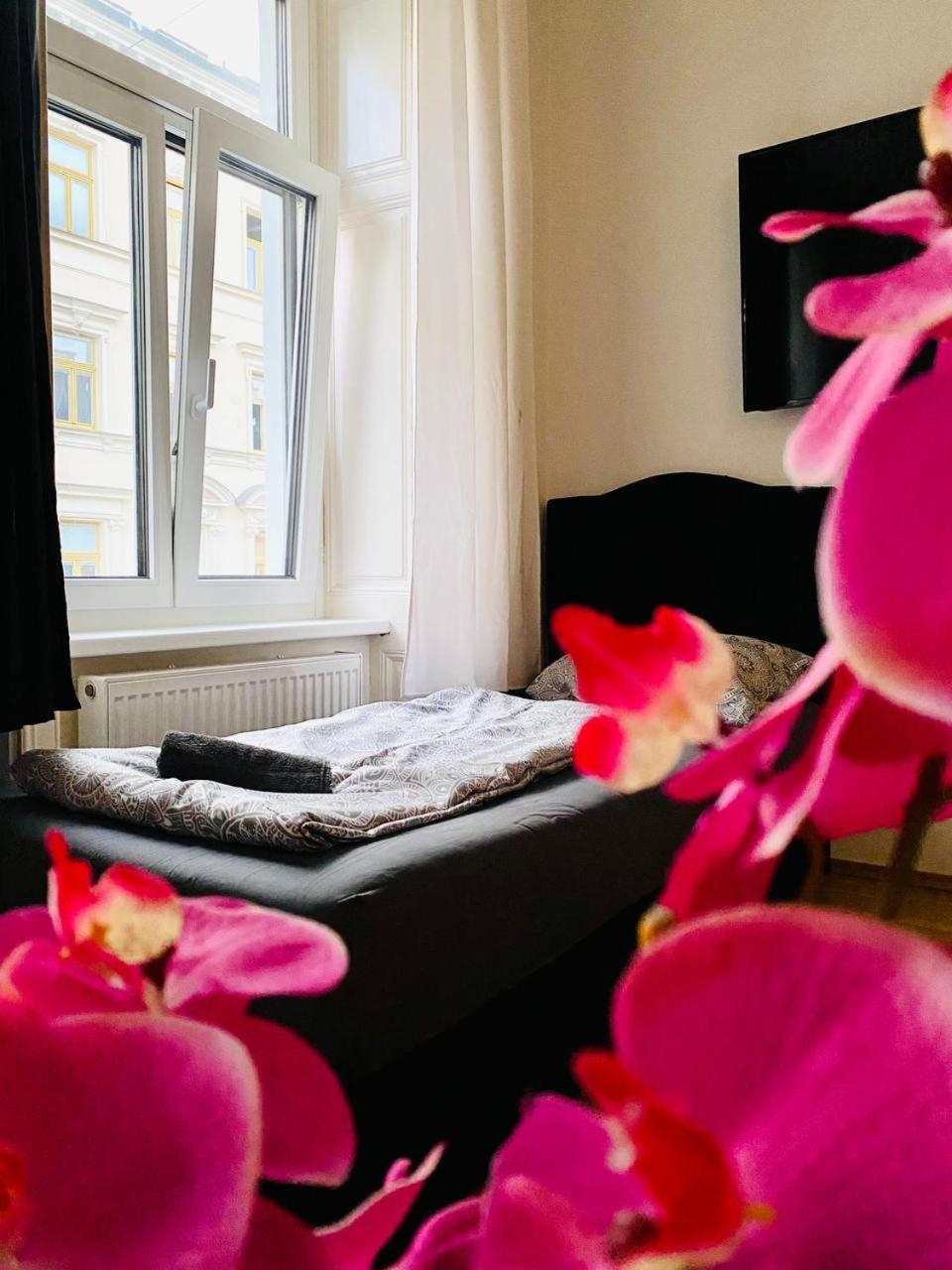 Family Apartment Th8 8 Виена Екстериор снимка