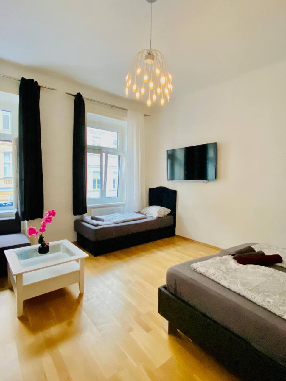 Family Apartment Th8 8 Виена Екстериор снимка