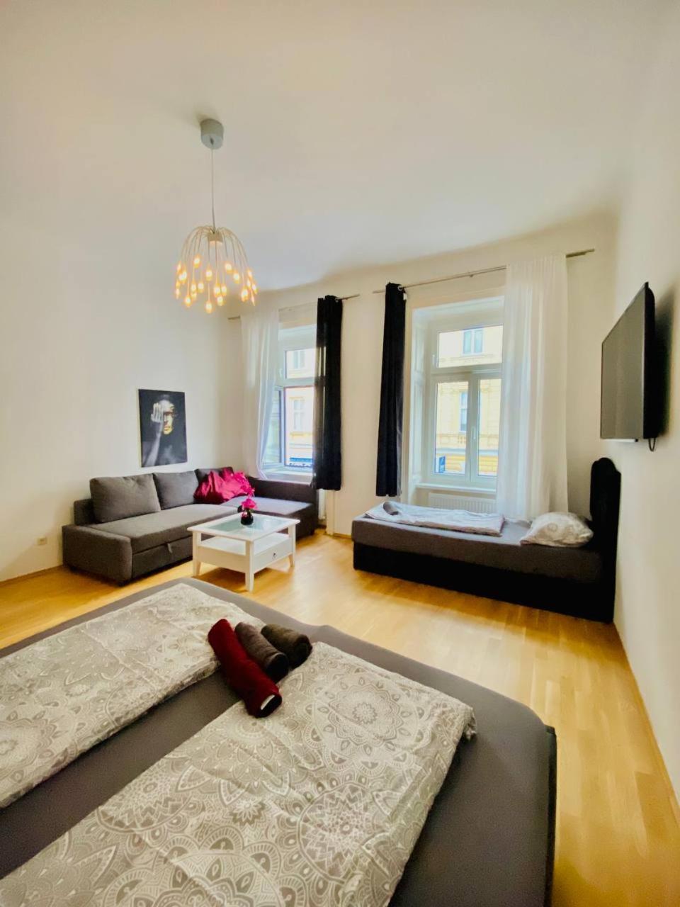 Family Apartment Th8 8 Виена Екстериор снимка