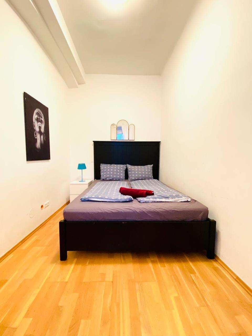 Family Apartment Th8 8 Виена Екстериор снимка