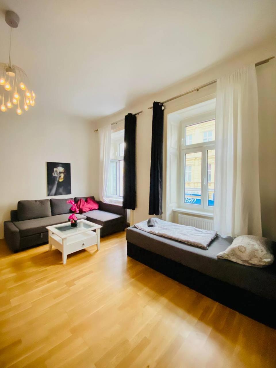 Family Apartment Th8 8 Виена Екстериор снимка