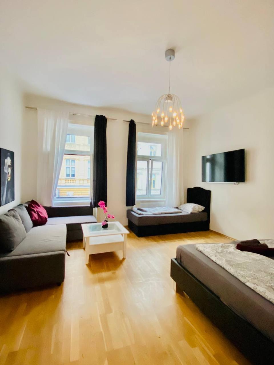 Family Apartment Th8 8 Виена Екстериор снимка