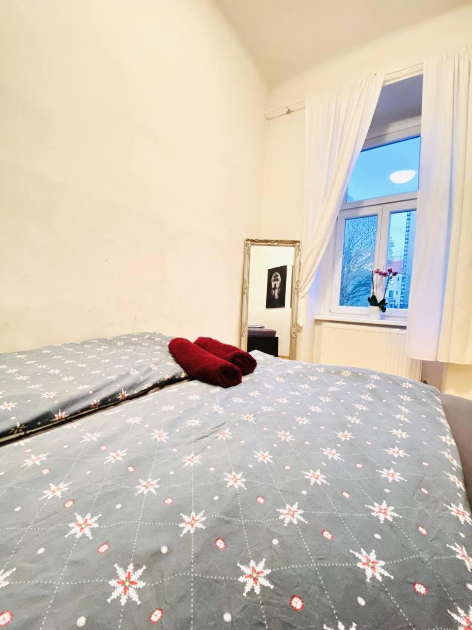 Family Apartment Th8 8 Виена Екстериор снимка