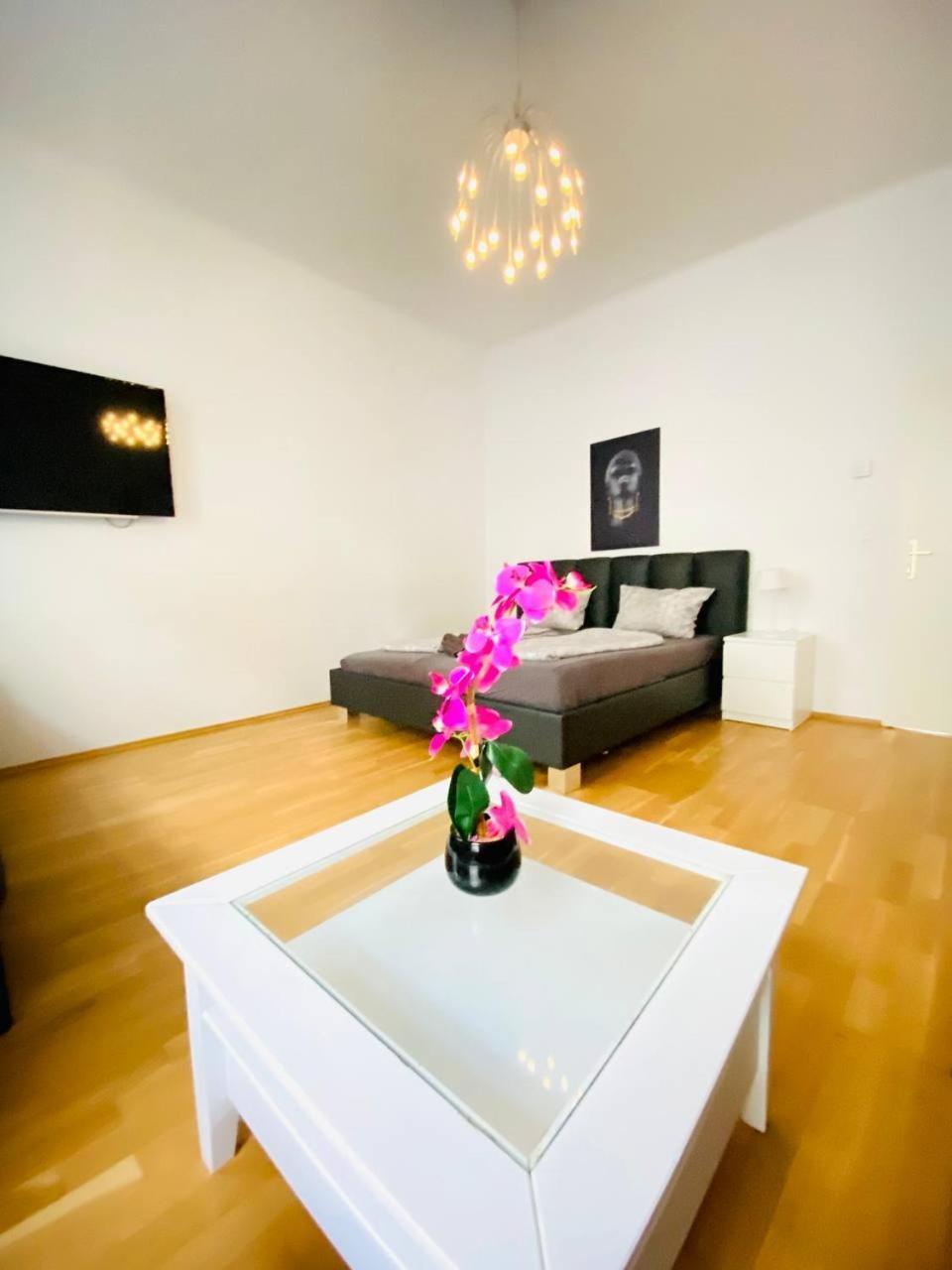 Family Apartment Th8 8 Виена Екстериор снимка