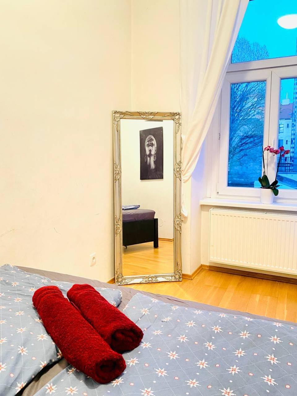 Family Apartment Th8 8 Виена Екстериор снимка
